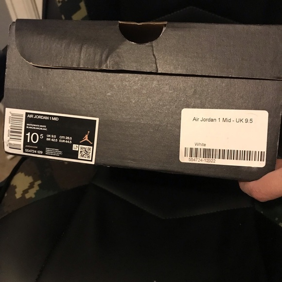 Air Jordan 1 Mid main image 5